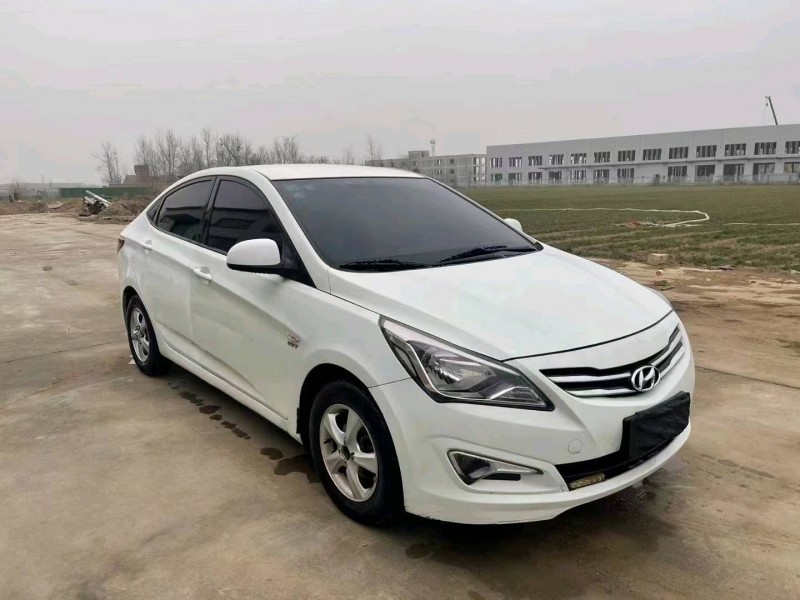 鹤壁15年现代瑞纳3