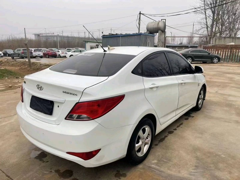 鹤壁15年现代瑞纳5