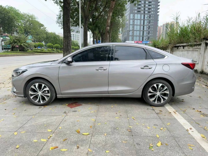 东莞21年长安汽车逸动7