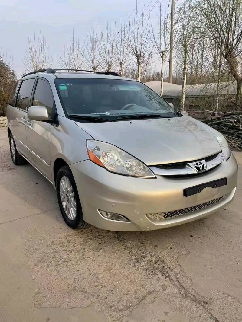 潍坊11年丰田塞纳3