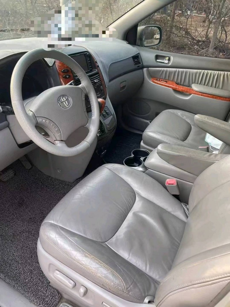 潍坊11年丰田塞纳4