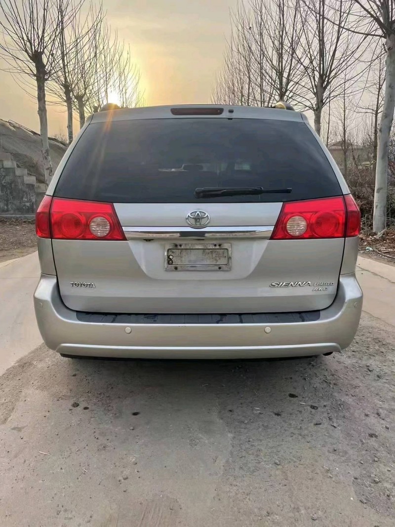 潍坊11年丰田塞纳9