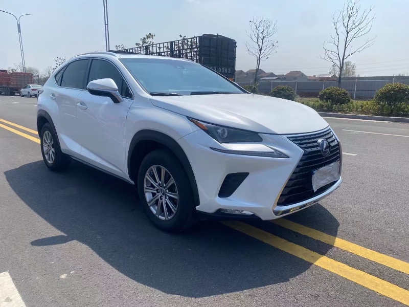 徐州20年雷克萨斯NX4