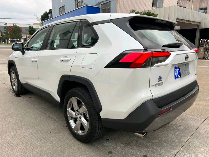 中山22年丰田RAV44