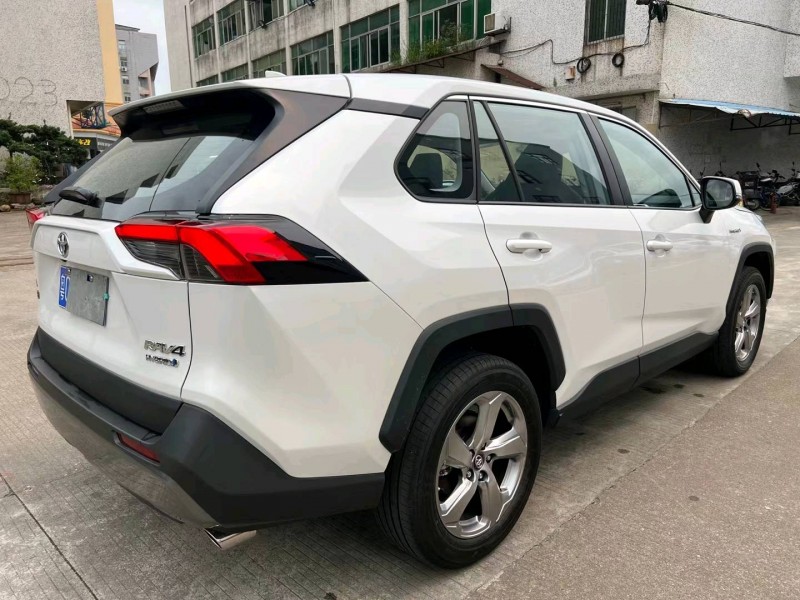 中山22年丰田RAV45