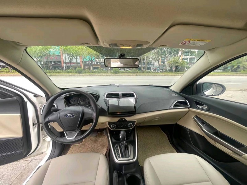 东莞17年福特福睿斯4