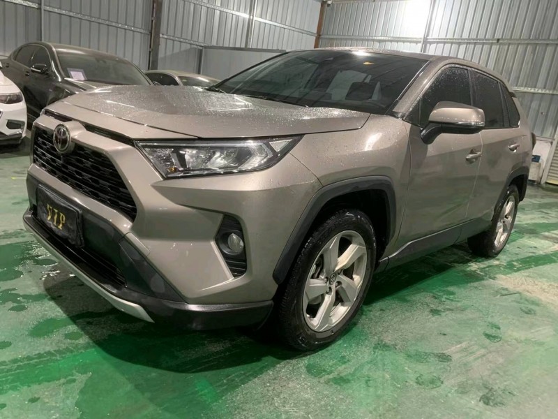 广州22年丰田RAV4荣放2