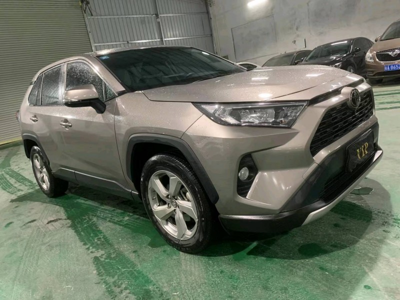 广州22年丰田RAV4荣放3