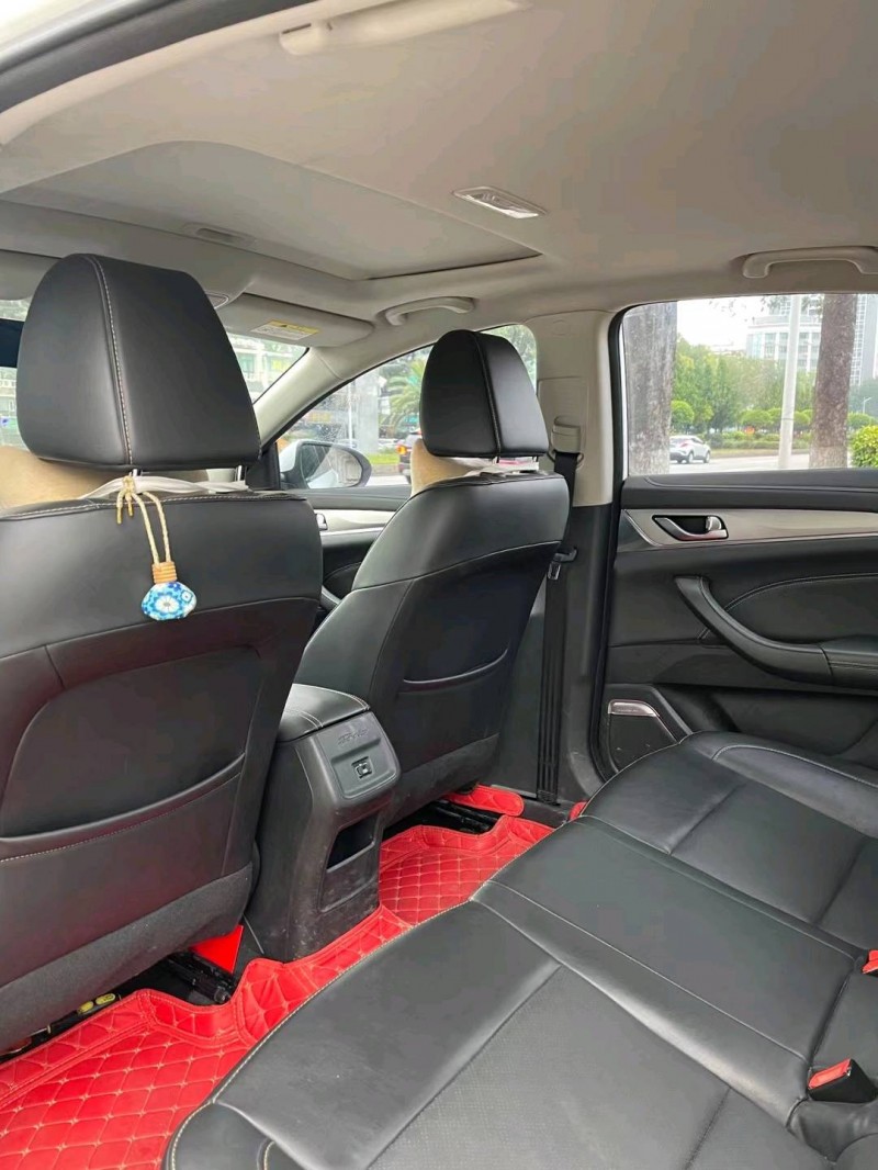 东莞20年长安汽车逸动5