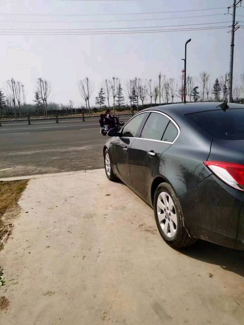 枣庄12年别克君威4