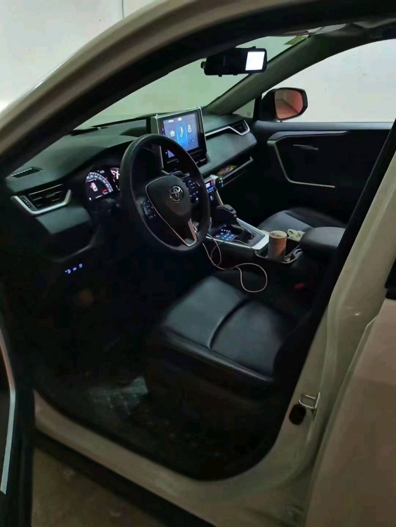 梧州21年丰田RAV4荣放4