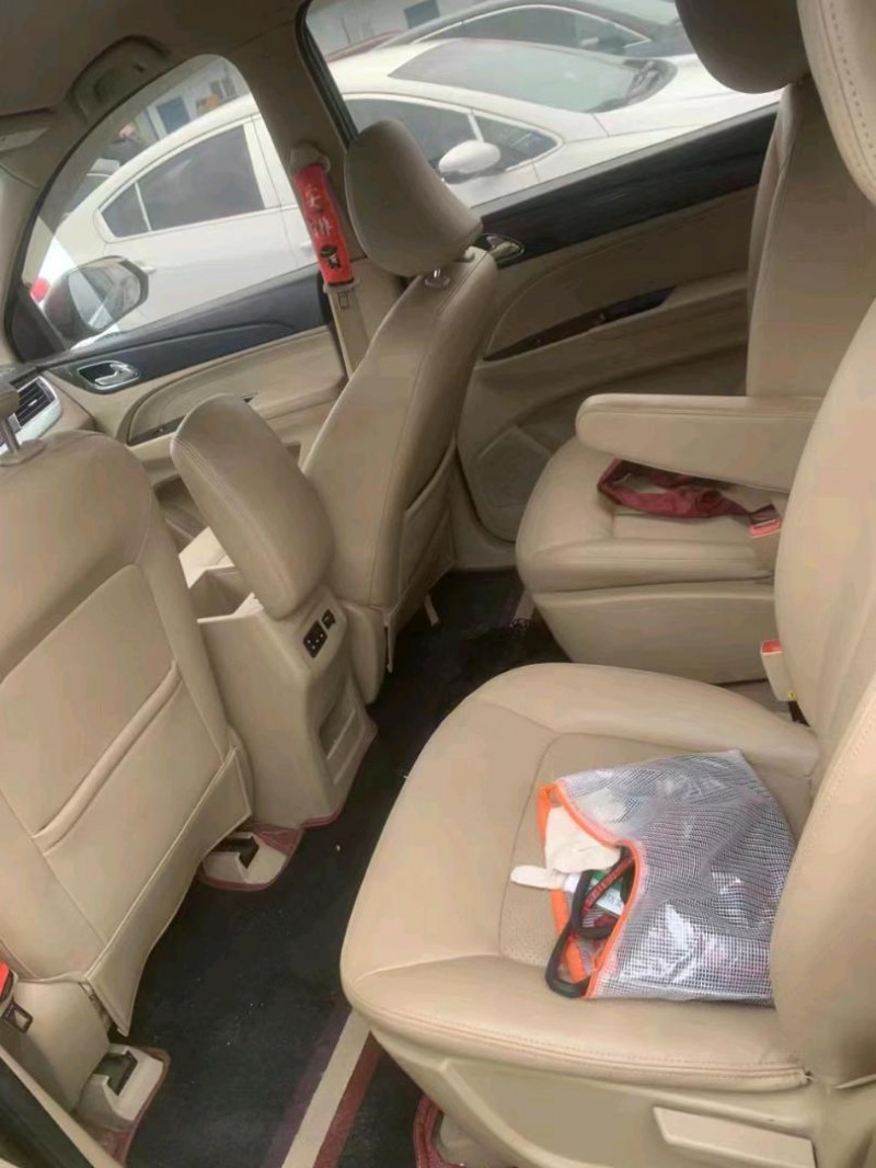 宜昌17年宝骏7305