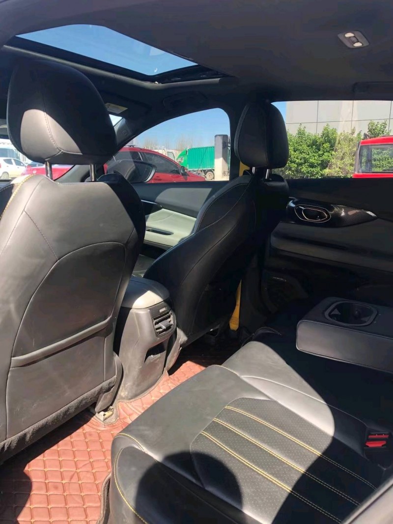 保定21年传祺影豹8