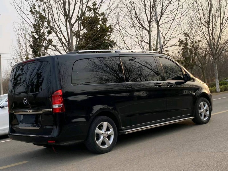 徐州17年奔驰威霆7