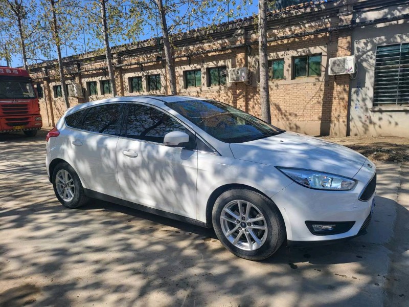 保定17年福特福克斯2