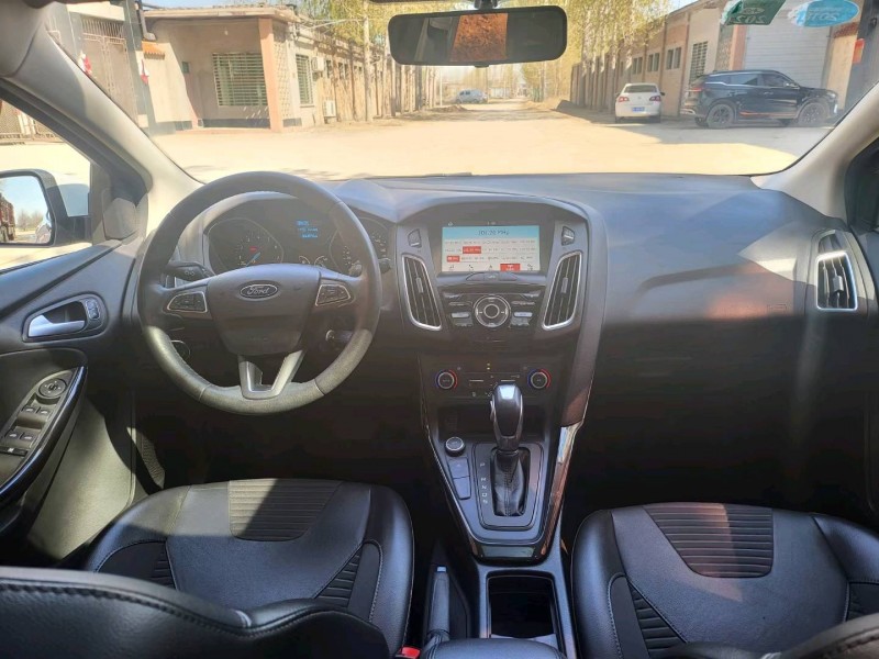 保定17年福特福克斯5