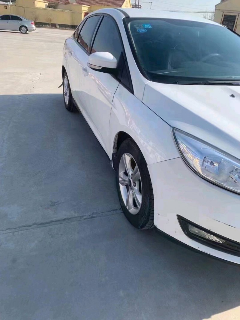 青岛16年福特福克斯3