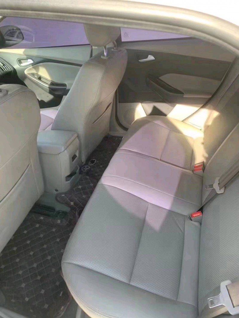 青岛16年福特福克斯5