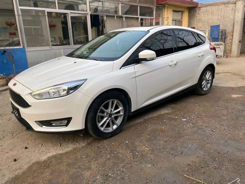 青岛18年福特福克斯2