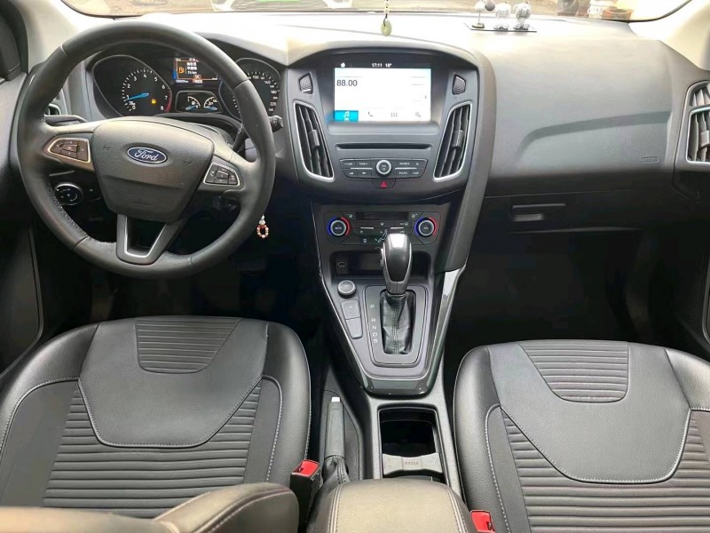 青岛18年福特福克斯5