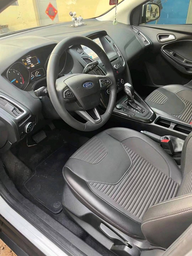 青岛18年福特福克斯6