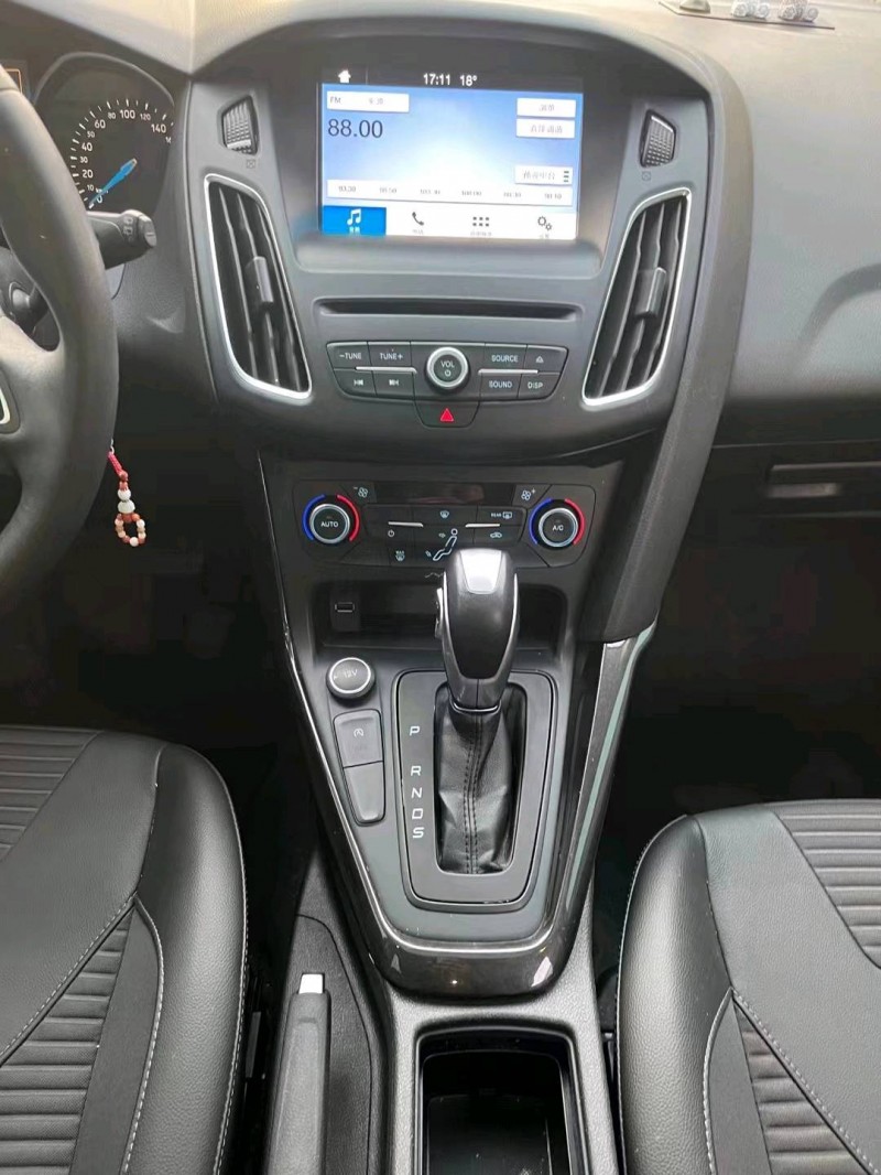 青岛18年福特福克斯8