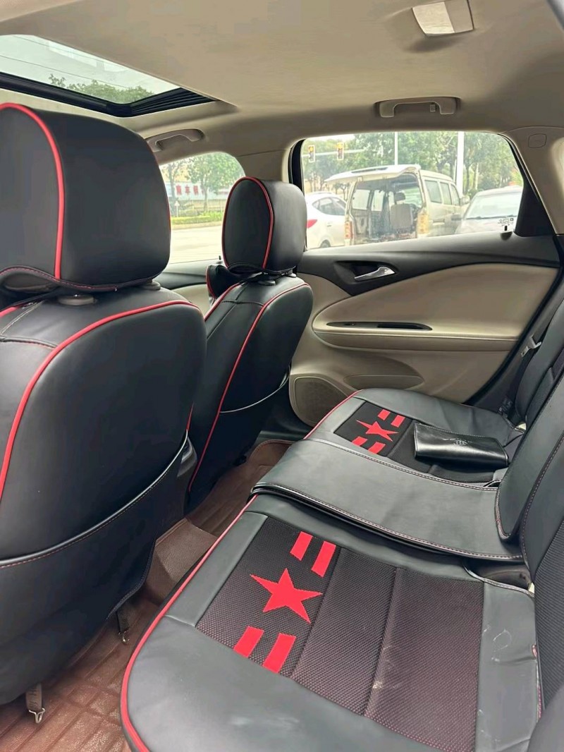 东莞17年别克威朗6