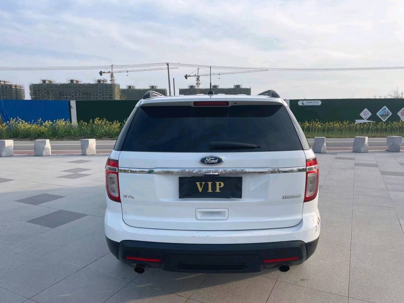 徐州15年福特探险者9