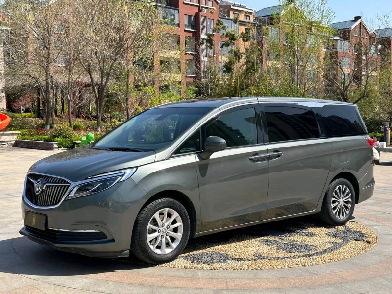 青岛18年别克GL82