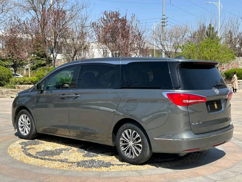 青岛18年别克GL85