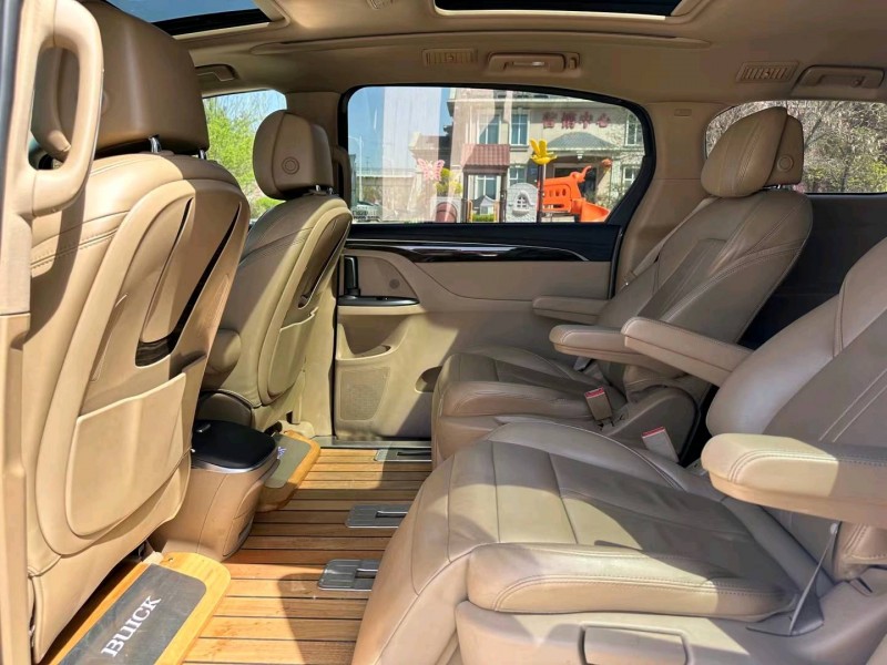 青岛18年别克GL89