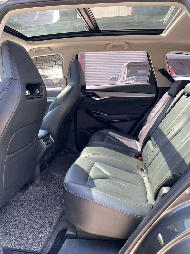 成都22年长安汽车CS758