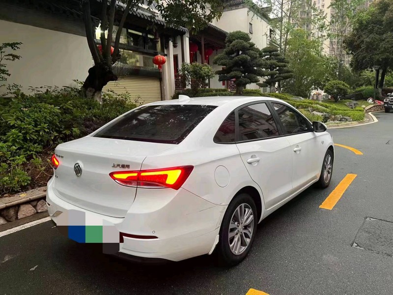 珠海18年别克英朗3