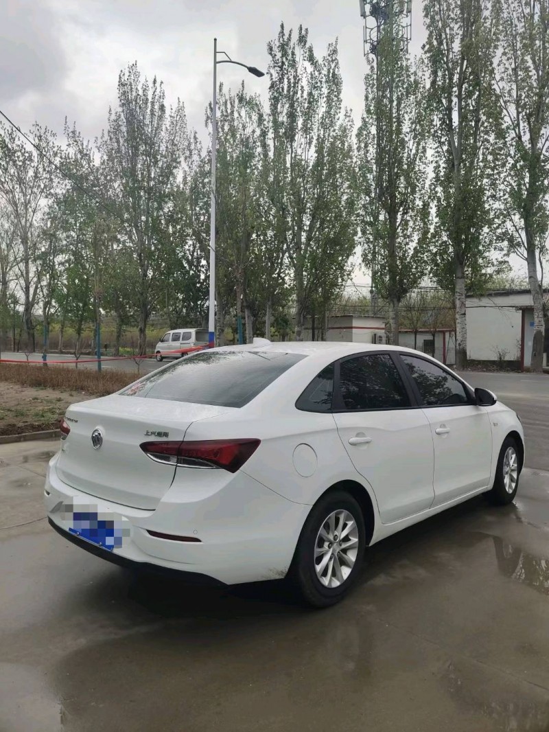 保定18年别克英朗8