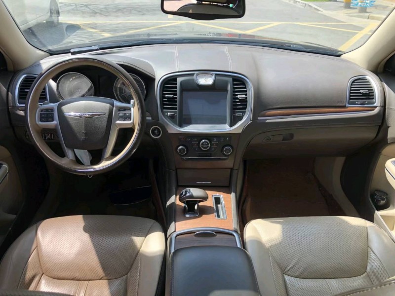 青岛15年克莱斯勒300C6