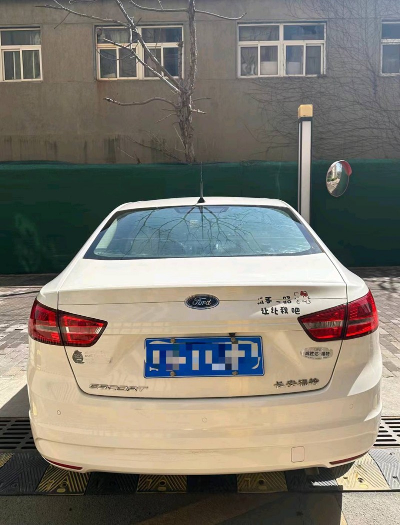 青岛16年福特福睿斯6