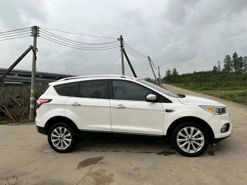 珠海17年福特翼虎5