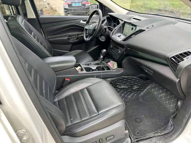 珠海17年福特翼虎7