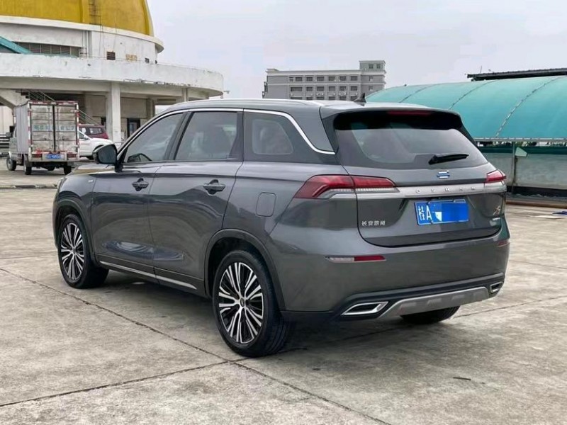 东莞20年长安汽车欧尚7