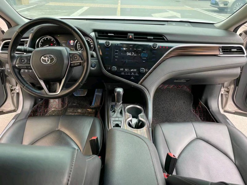 淮南19年丰田凯美瑞6