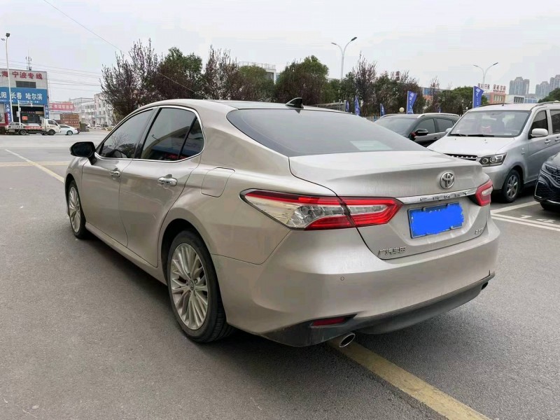 淮南19年丰田凯美瑞7