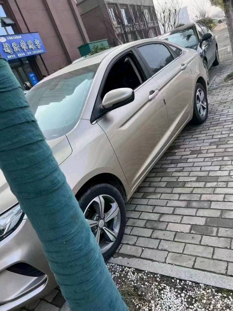 淮南18年吉利帝豪GL3