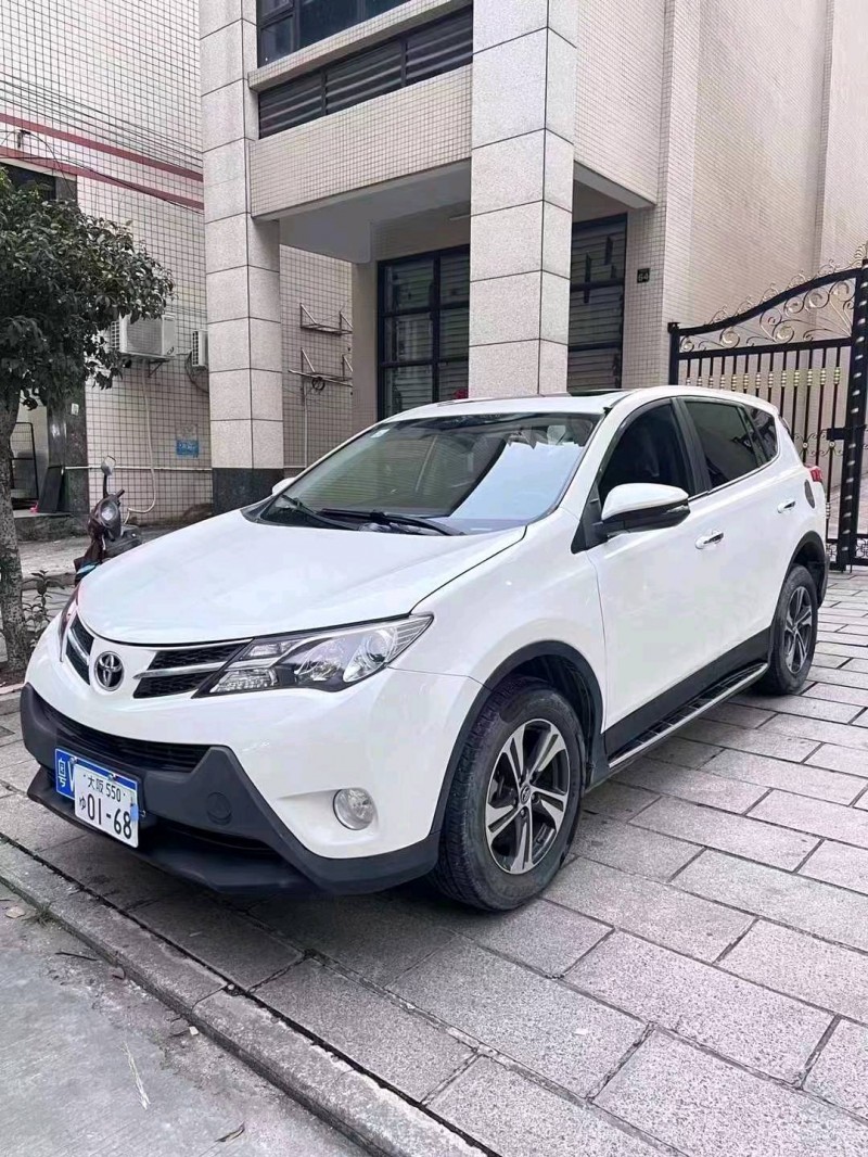 深圳16年丰田RAV4荣放3
