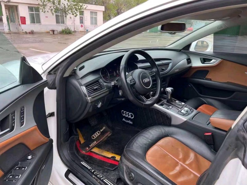 济宁15年奥迪A7L8