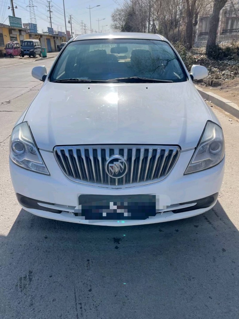 临沂16年别克凯越1