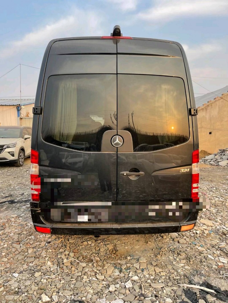 临沂12年奔驰斯宾特9