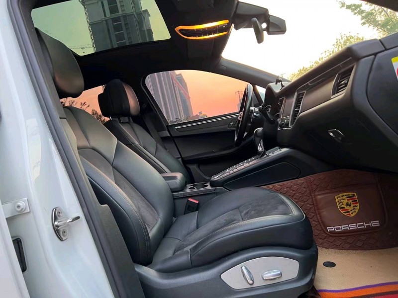 济宁17年保时捷Macan6