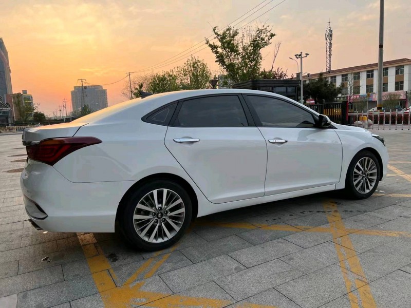 济宁18年现代名图7