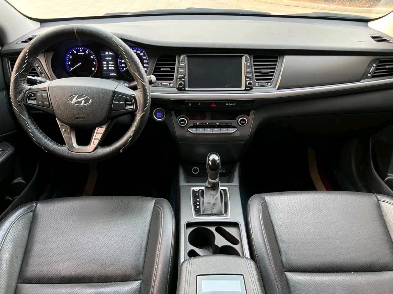 济宁18年现代名图6