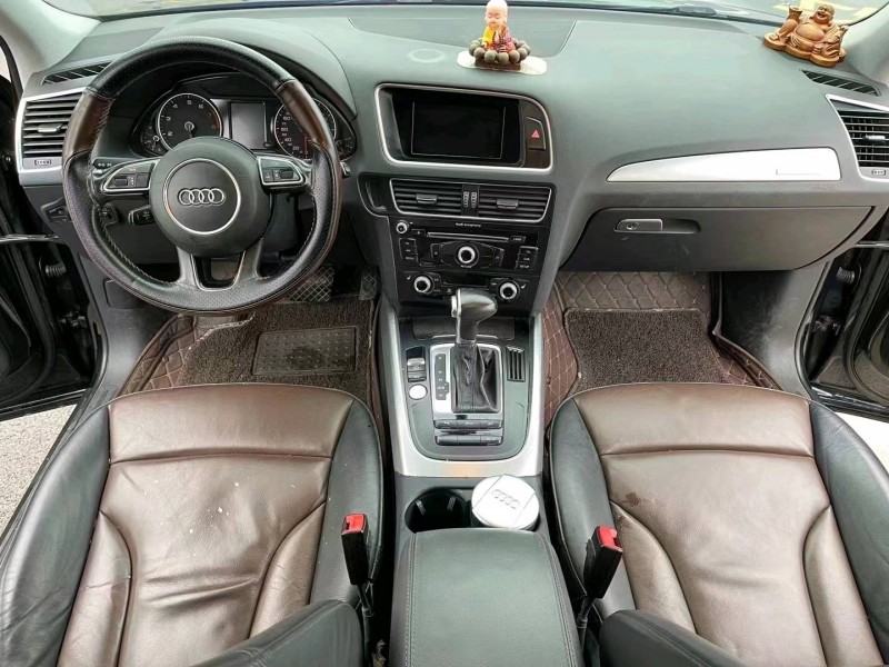 济宁16年奥迪Q57